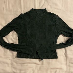 Green Maitia criop turtle neck